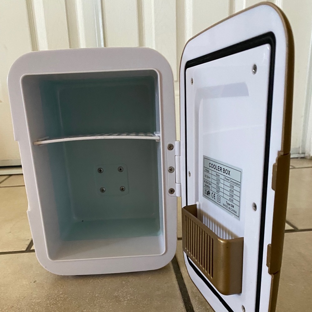 Makeup Refrigerator